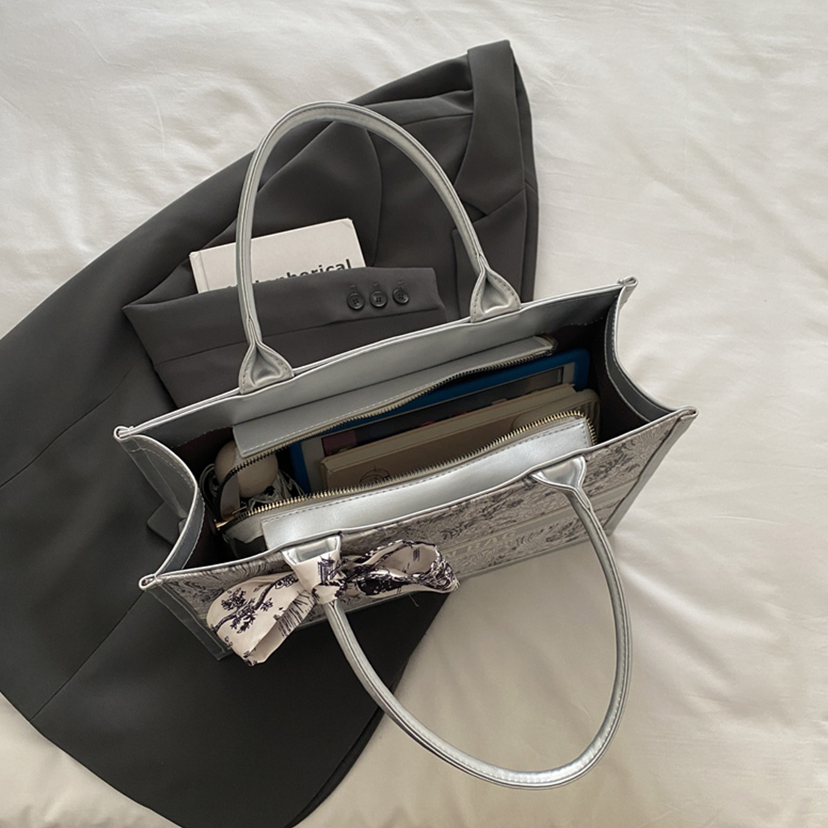 Luxury Elegant Women Tote Bag  - Leatherwork Letters recension och pris